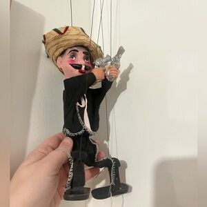 Vintage Marionette Mexican Outlaw Poncho Via Gun Slinger String Puppet